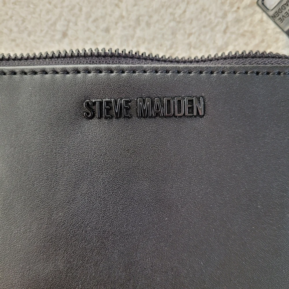 Steve Madden Black Wristlet Clutch - Picture 2 of 3